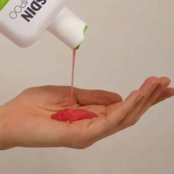 ISDIN Nutradeica Shampoo gegen Schuppen und fettiges Haar, 400 ml